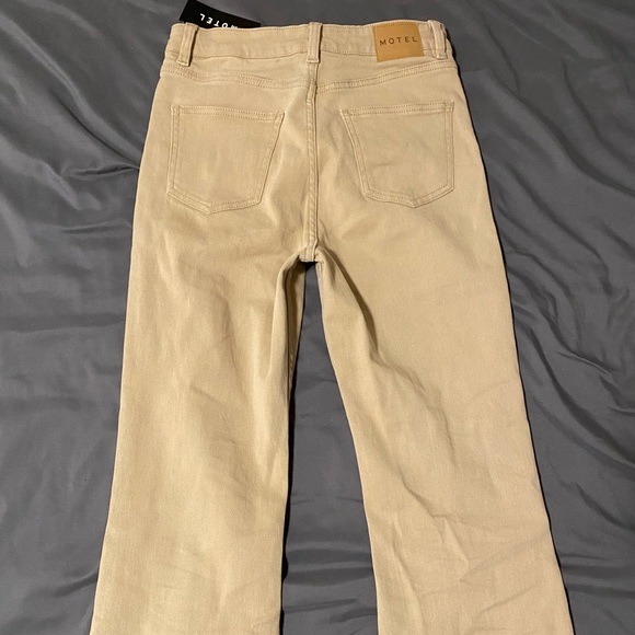 Motel Rocks BNWT bootleg jeans in Sandwash - Picture 5 of 6